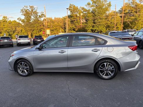 Used 2023 Kia Forte LXS w/ LXS Technology Package FWD image 4