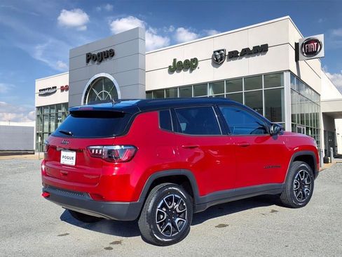 Used 2024 Jeep Compass Trailhawk image 2