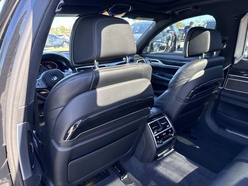 Used 2022 BMW 750i xDrive w/ Executive Package image 14