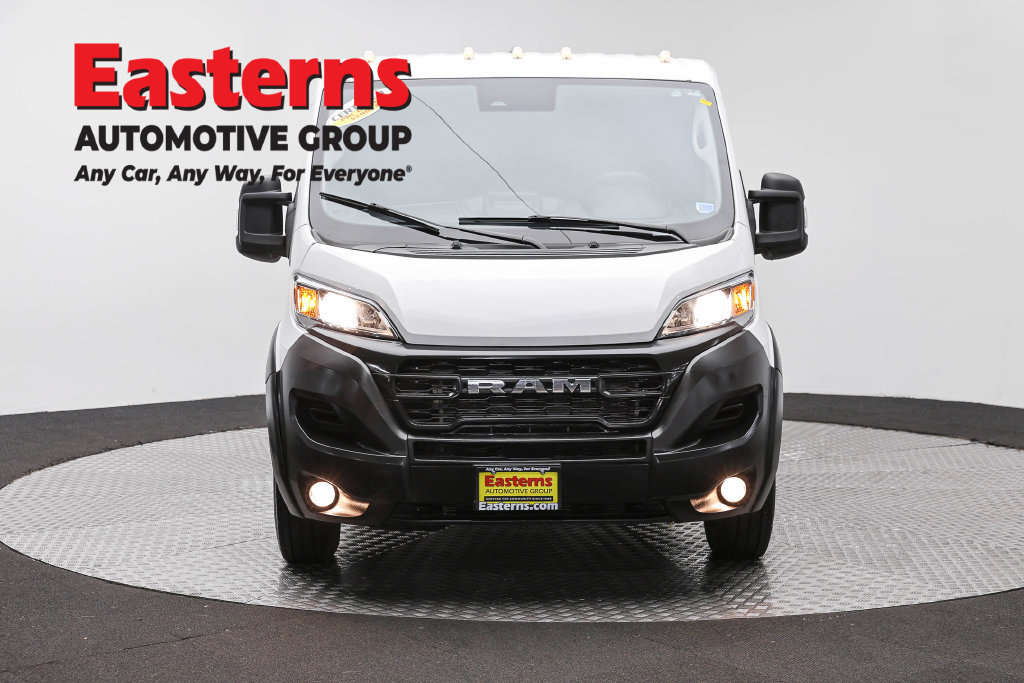 Used 2025 RAM ProMaster 2500 w/ Convenience Group FWD image 3
