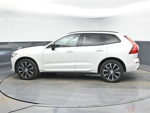 Used 2023 Volvo XC60 B5 Plus w/ Climate Package image 5