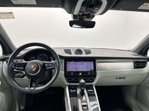 Certified 2023 Porsche Macan AWD/4WD image 27