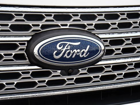 Used 2023 Ford Explorer Limited w/ Limited Technology Package image 35