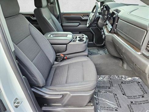 Used 2025 Chevrolet Silverado 1500 LT AWD/4WD image 19