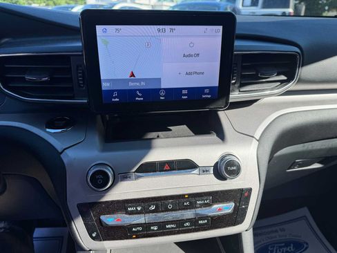 Used 2023 Ford Explorer XLT w/ Equipment Group 202A AWD/4WD image 24