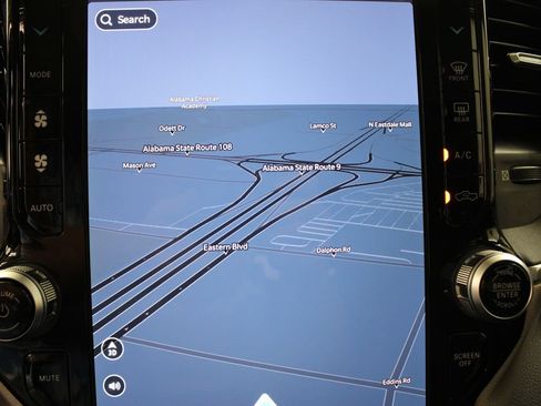 Used 2024 RAM 2500 Laramie AWD/4WD image 13