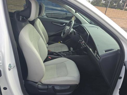 Used 2023 Kia Niro EX Touring image 7