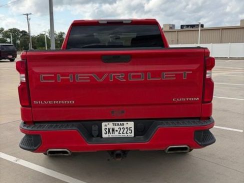 Used 2020 Chevrolet Silverado 1500 Custom w/ Custom Value Package image 2