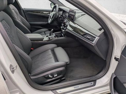 Used 2023 BMW 530e w/ Premium Package image 22