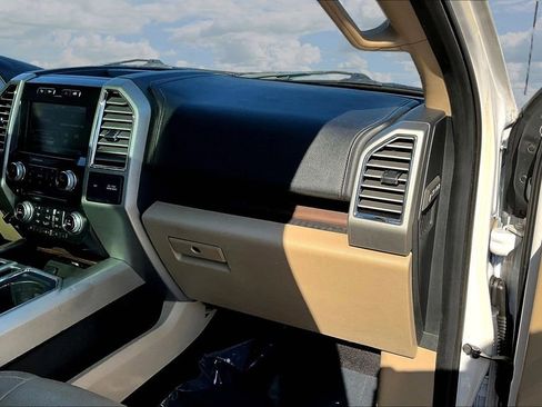 Used 2015 Ford F150 Lariat w/ Equipment Group 502A Luxury AWD/4WD image 29