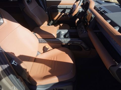 New 2026 Land Rover Defender 110 OCTA image 23