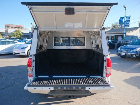 Used 2017 Nissan Frontier SV RWD image 5