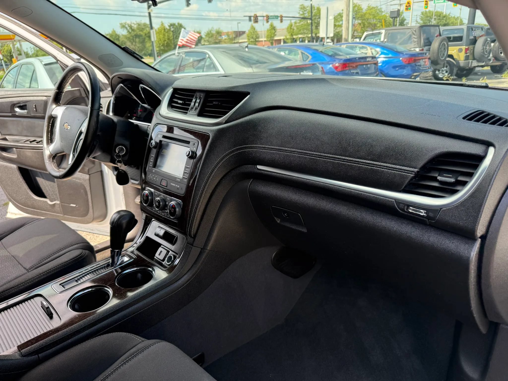 Used 2016 Chevrolet Traverse LT w/ Traveler's Package AWD/4WD image 26