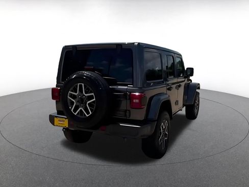 Used 2025 Jeep Wrangler Unlimited Sahara AWD/4WD image 12