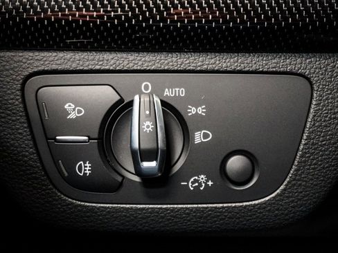 Used 2022 Audi SQ5 Premium Plus w/ Premium Plus Package image 29