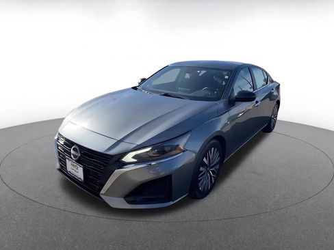 Used 2025 Nissan Altima 2.5 SV image 7