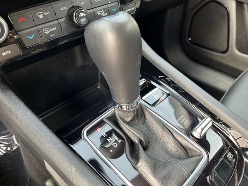 Used 2025 Jeep Compass Limited image 42