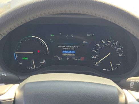 Used 2026 Toyota Sienna XLE FWD image 25