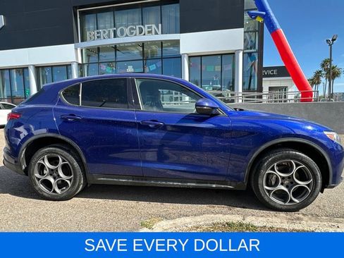 Used 2023 Alfa Romeo Stelvio Sprint RWD image 3