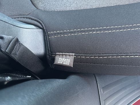 Used 2016 Jeep Cherokee Sport image 36