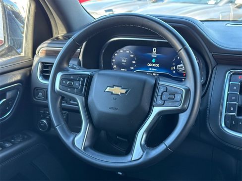 Used 2023 Chevrolet Suburban LT image 23