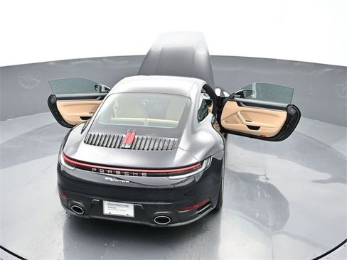 Used 2020 Porsche 911 Carrera image 27