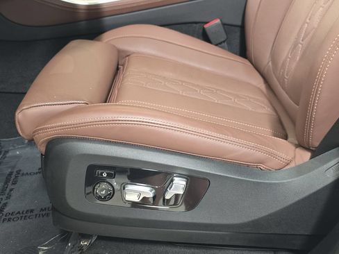 Used 2024 BMW X5 sDrive40i w/ Executive Package RWD image 28
