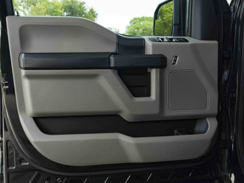 Used 2020 Ford F150 XL w/ Equipment Group 101A Mid RWD image 33