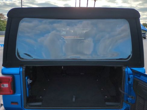 Used 2022 Jeep Wrangler Unlimited Sport image 13