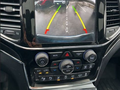 Used 2021 Jeep Grand Cherokee Summit image 24