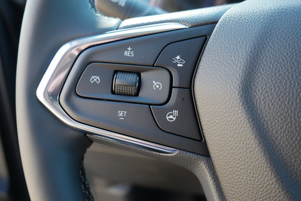 New 2026 Chevrolet Trax LT w/ LT Convenience Package FWD image 17