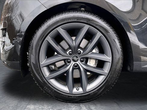 Used 2024 Land Rover Range Rover Sport SE image 34