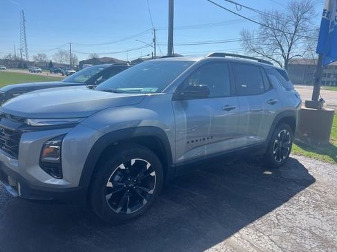 Used 2025 Chevrolet Equinox RS w/ Safety and Technology Package image 3