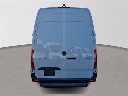 Used 2025 Mercedes-Benz Sprinter 2500 image 6