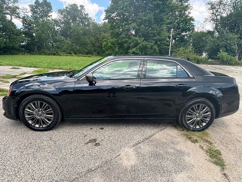Used 2014 Chrysler 300 C AWD/4WD image 8