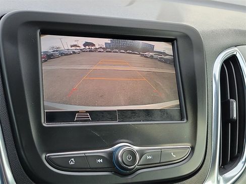 Used 2023 Chevrolet Equinox LS w/ LS Convenience Package image 18