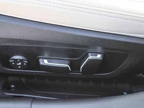 Used 2024 BMW 330e image 21