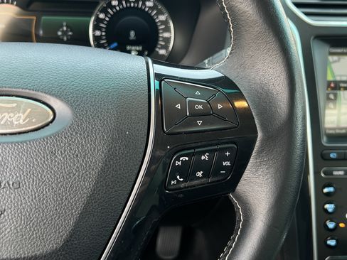 Used 2016 Ford Explorer Platinum image 20