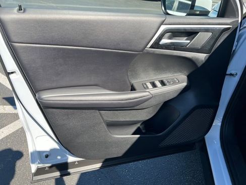Used 2024 Mitsubishi Outlander SE AWD/4WD image 11