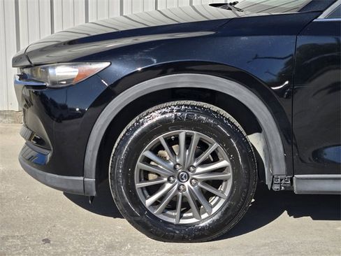 Used 2017 MAZDA CX-5 Touring image 11