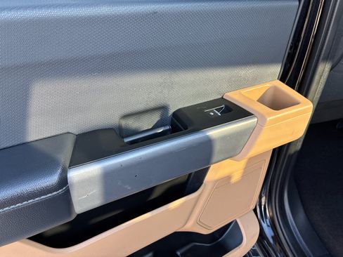 Used 2022 Ford F150 XLT image 32