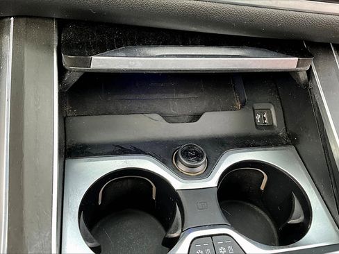 Used 2022 BMW X7 M50i image 15