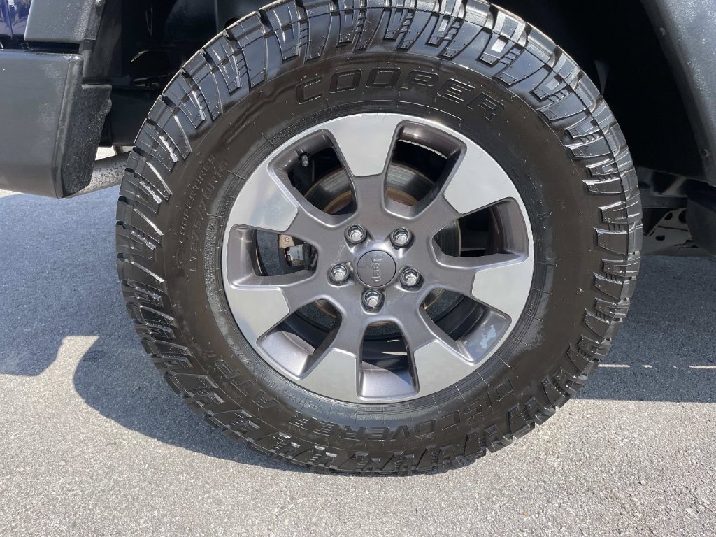 Used 2013 Jeep Wrangler Sport AWD/4WD image 22
