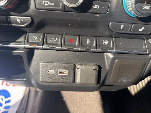 Used 2020 GMC Sierra 1500 Elevation w/ Elevation Value Package image 32