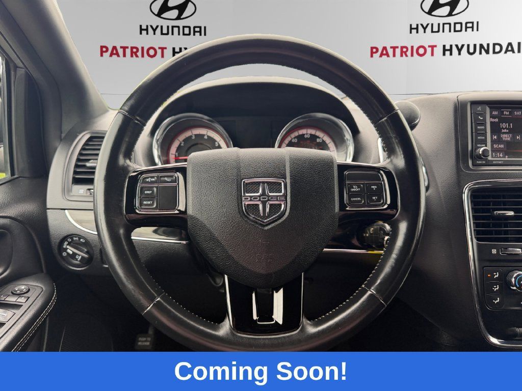 Used 2018 Dodge Grand Caravan SE FWD image 12