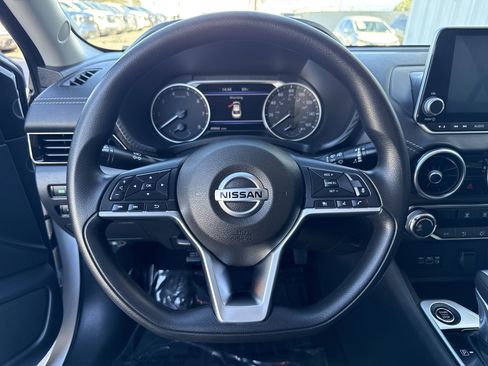 Used 2023 Nissan Sentra SV image 16