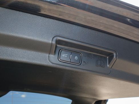 Used 2024 Ford Explorer XLT w/ Equipment Group 202A AWD/4WD image 10