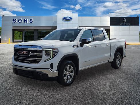Used 2025 GMC Sierra 1500 SLT image 1