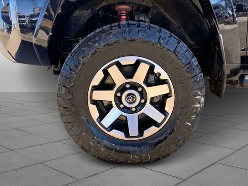 Used 2017 Toyota 4Runner TRD Off-Road Premium image 11