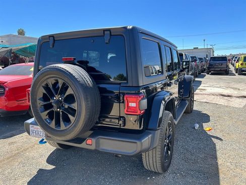 Used 2023 Jeep Wrangler Unlimited Sahara AWD/4WD image 14